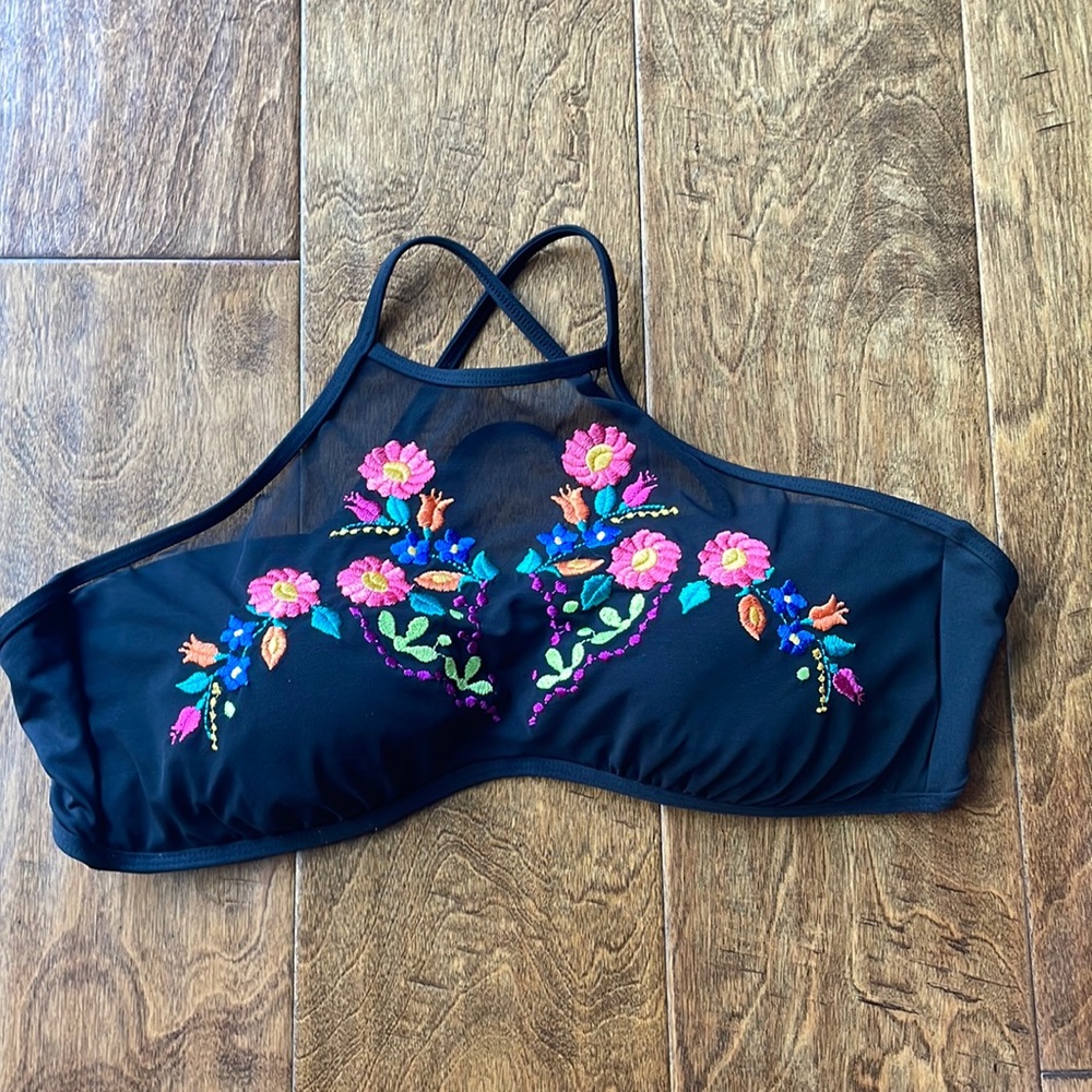 Kenneth Cole Reaction Swim Top